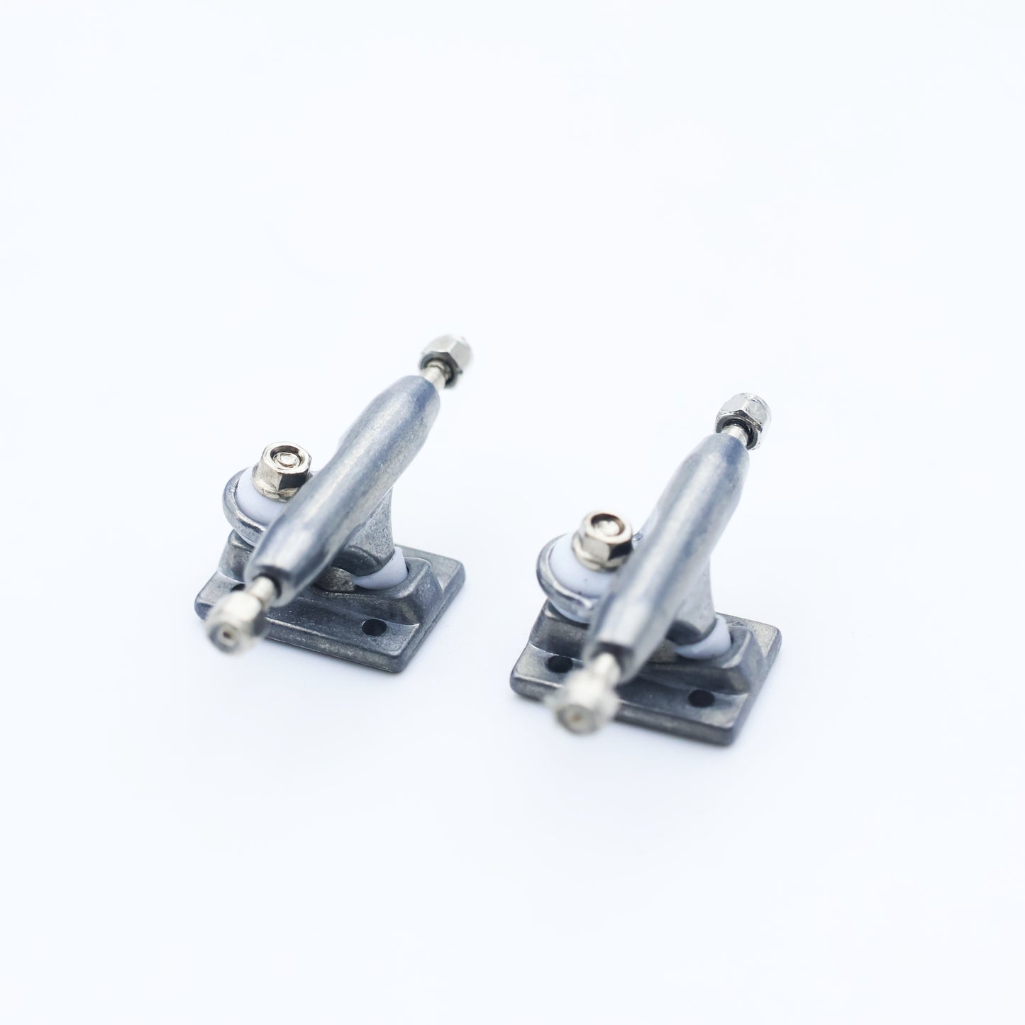 26mm V3 Fingerboard Trucks Normal/Inverted Kingpin