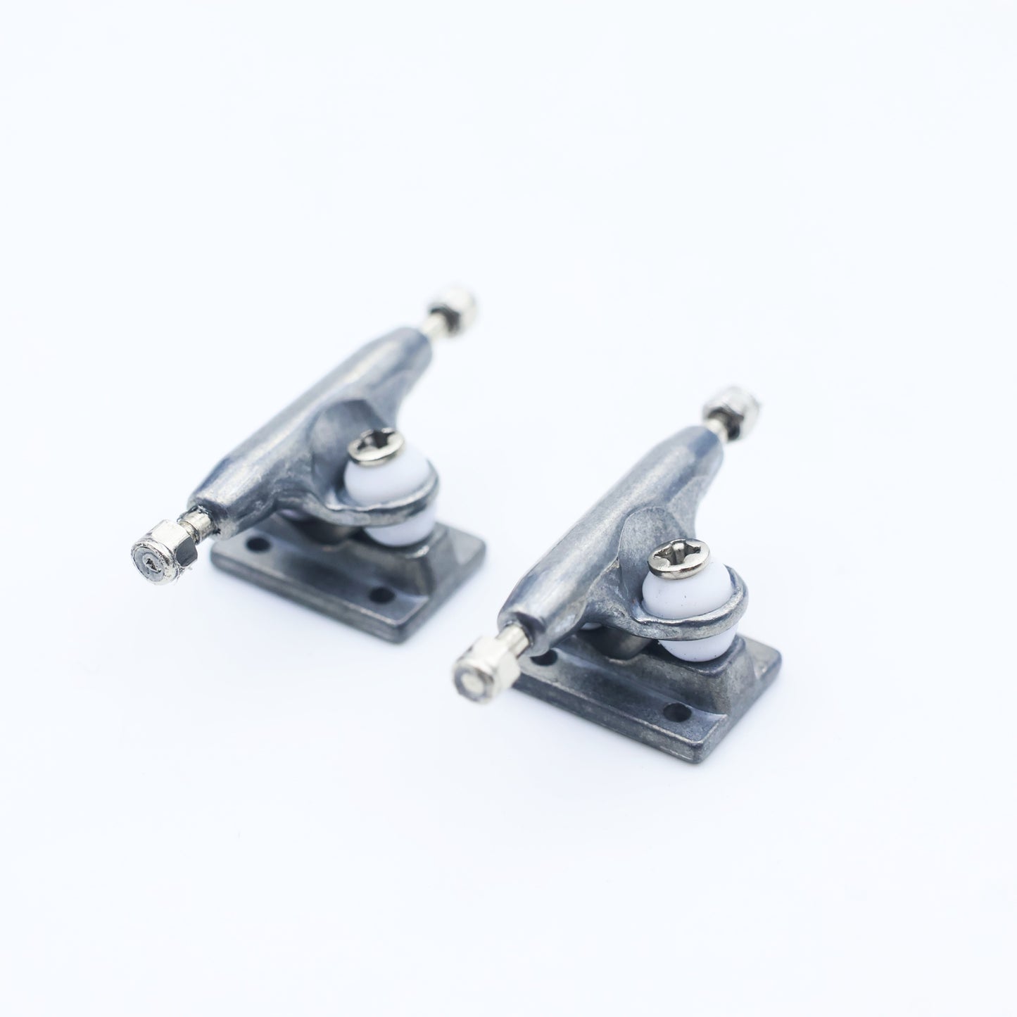 26mm V3 Fingerboard Trucks Normal/Inverted Kingpin