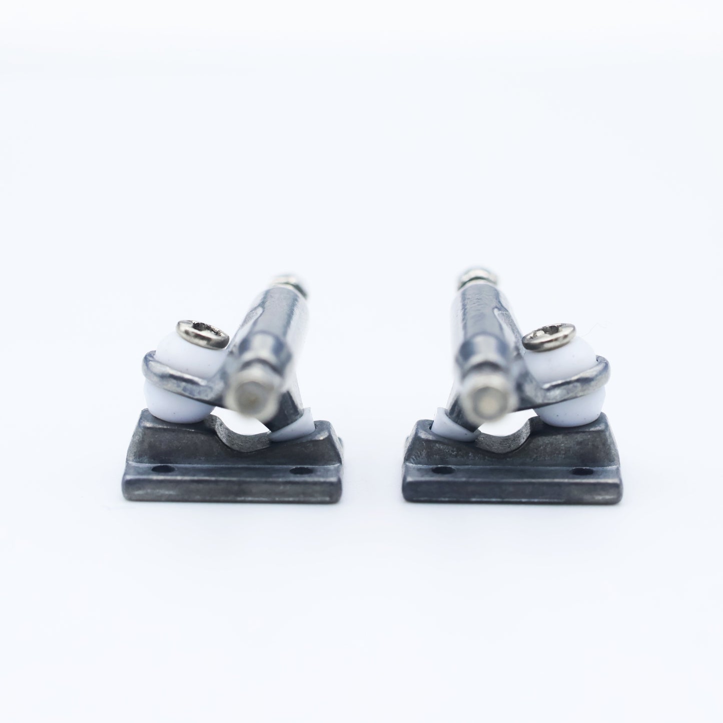 26mm V3 Fingerboard Trucks Normal/Inverted Kingpin