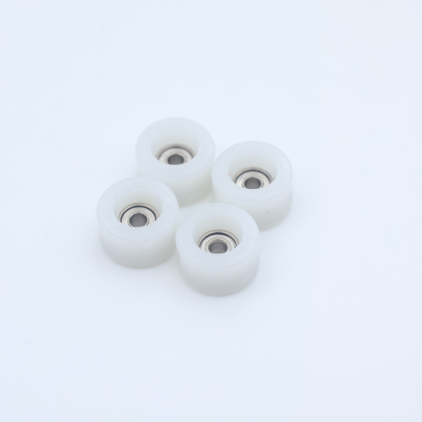 29mm Wooden Fingerboard Set with Pro Deck Metal Truck Bearing Wheels